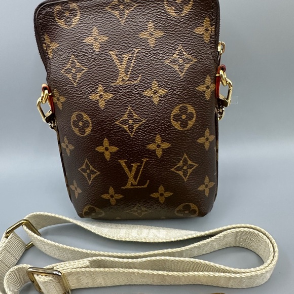 Louis Vuitton utility phone sleeve monogram canvas - Picture 5 of 9